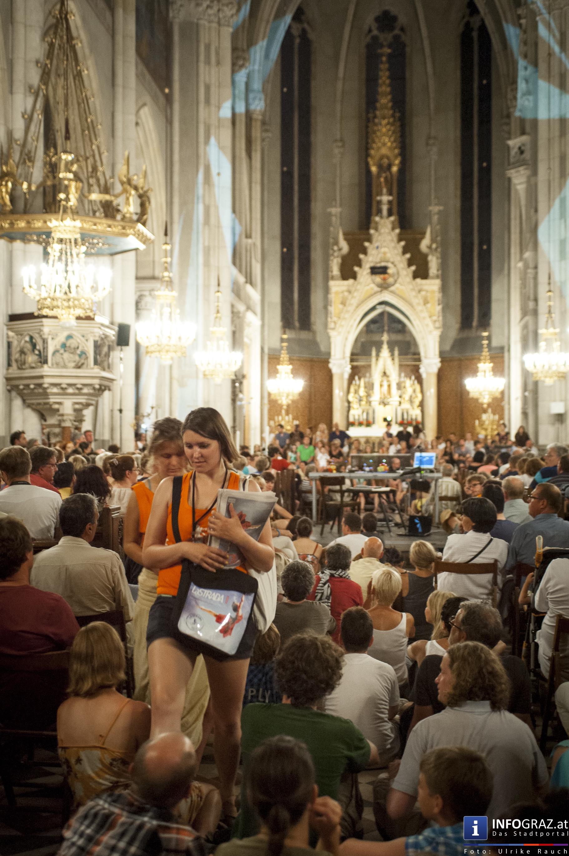  - 363062_grazer_herz_jesu_kirche_la_strada_28_7_2013_spass_und_spiel_josef_klammer_kurt_laurenz_theinert_wolfgang_mitterer_grosse_klangwelten_lichtwelten_11