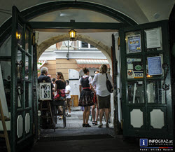  - 442650_herzl-weinstube_graz_80_jahr_edith_seitinger_mehlplatz_altstadt_aeltestes_viertel_michael_krusche_anna_maria_gutschi_gerd_alois_wildbacher_110