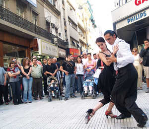 fasziniert,Tango Show callejero de tango en peatonal Lavalle,Buenos Aires Argentina,summerwine tango 2015,europa,september,künstler,vals,tanz,orchester,veranstaltungskalender